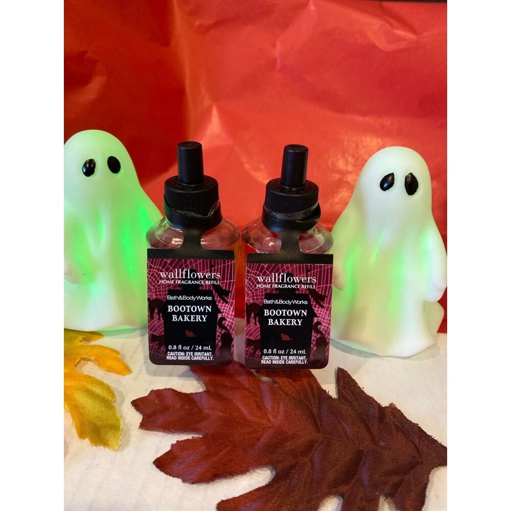 Bath & Body Works Halloween “Bootown Bakery” 2 New Wallflower Refills